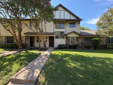 4911 Rollingwood Court