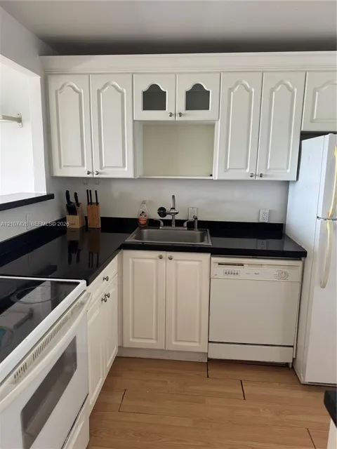 3475 Country Club Dr #704