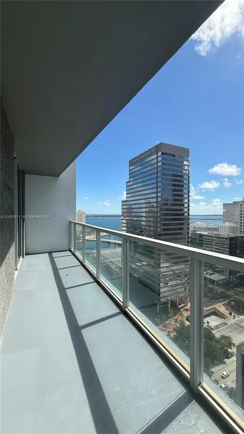 500 Brickell Ave #2808