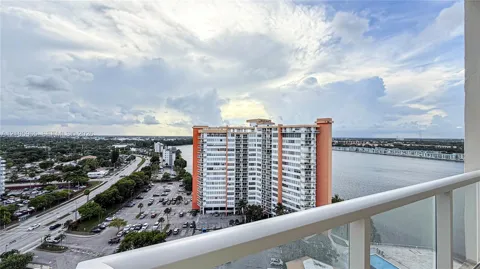1351 NE Miami Gardens Dr #1701E
