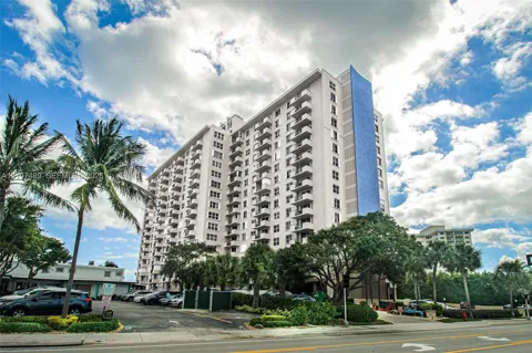 2000 S Ocean Blvd #9N