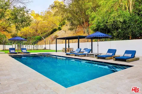 2570 Nichols Canyon Road