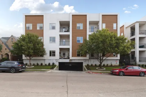 5718 Mccommas Boulevard #302