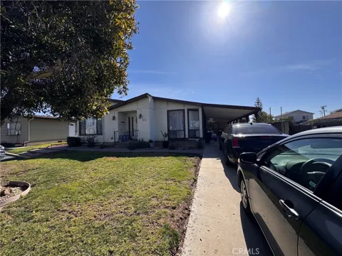 32 Poinsettia Gardens