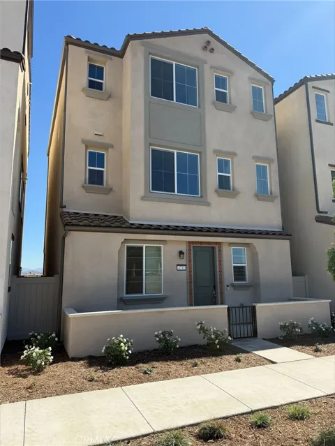 4732 South Momentum Paseo