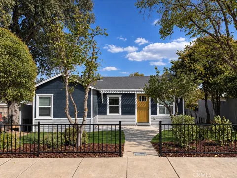 528 Oak Street