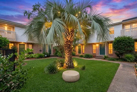 2626 North Boulevard #18