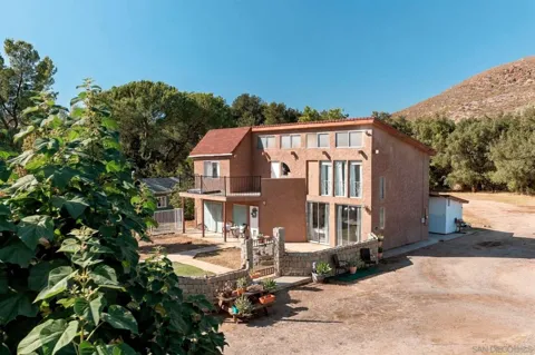 1492 Viejas Creek Trail