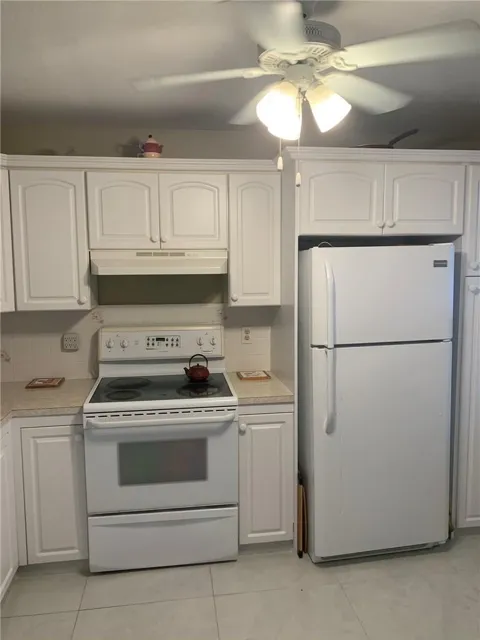 2305 LUCAYA LANE #L4