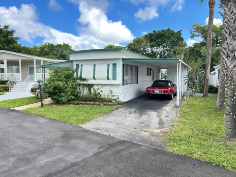 522 HIBISCUS DRIVE
