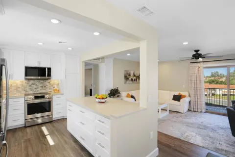 17465 Plaza Animado #146