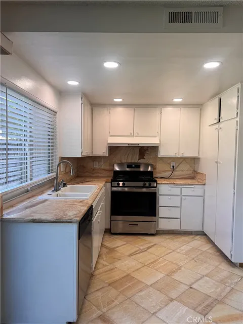 5206 Dover