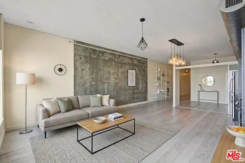 1111 S Grand Avenue #1014