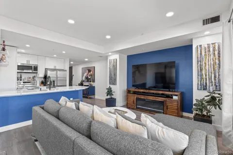 925 Lincoln Street #3F