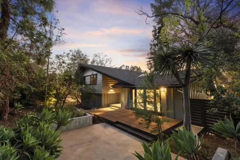 4525 Lyons Drive