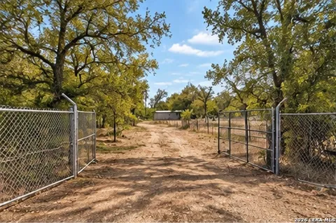 123 OAK FOREST CT