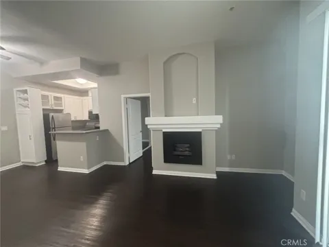 6925 Kittyhawk