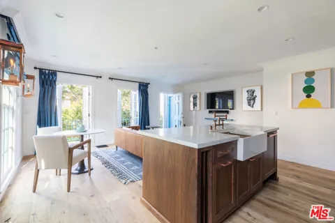 135 S Roxbury Drive #1/2