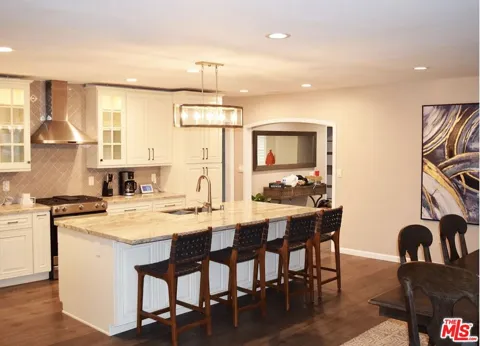 2814 W 108th Street
