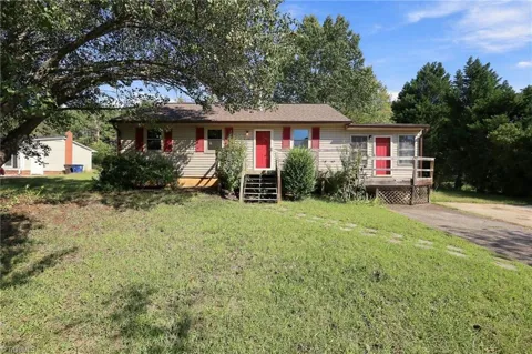 3215 Meadow Lane