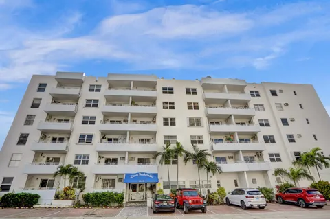 2900 Banyan Street #101