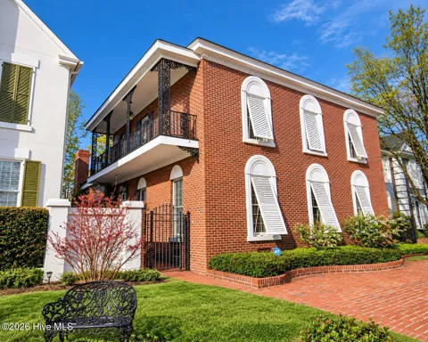 6 Conifer Square