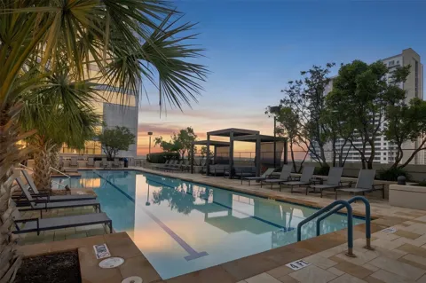360 Nueces Street #3406