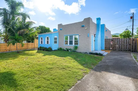 120 NW 4TH AVENUE