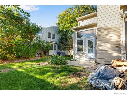 242 E 42nd Street