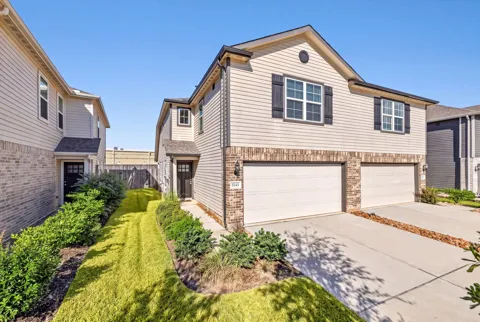 5243 Shallowhurst Lane