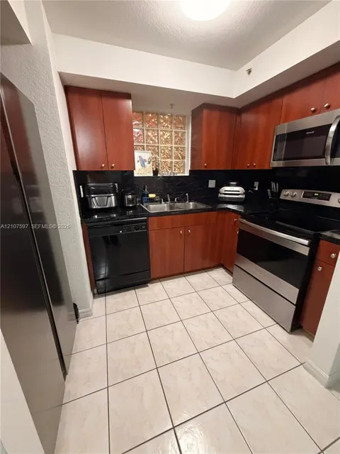 650 Palm Ave #2-A3