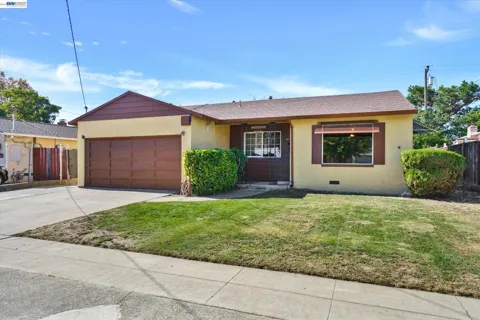 35441 Roca Dr
