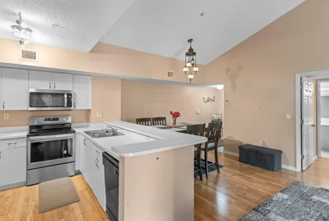 3874 LYONS ROAD #305-6