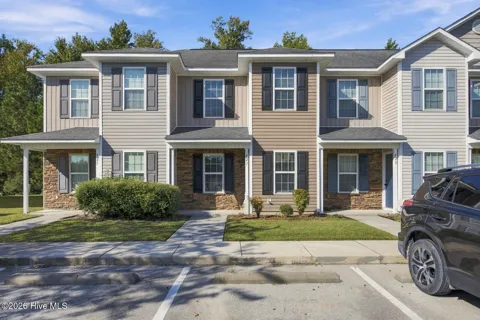 427 Falls Cove