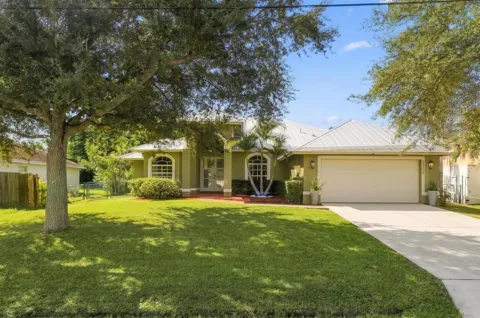 2326 SW WEBSTER LANE