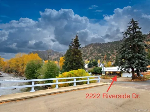 2222 Riverside Drive