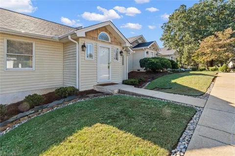 120 Greenbriar Street #3
