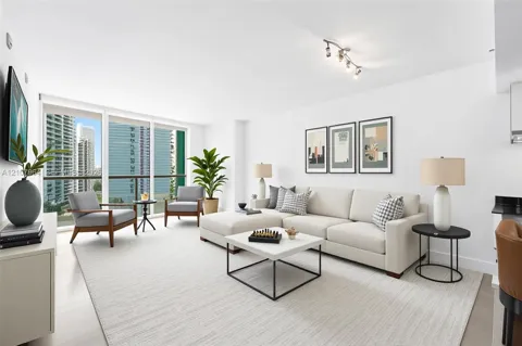 485 Brickell Ave #1907
