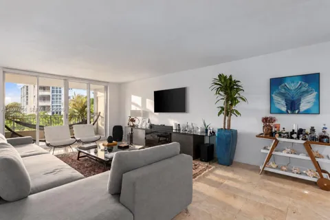 765 Crandon Blvd #310