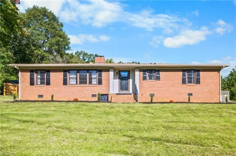302 Lakewood Drive