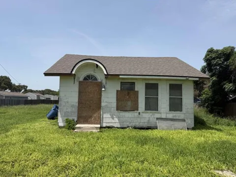 436 Lakeside Drive