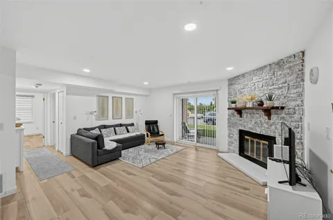 1543 Main Street #4