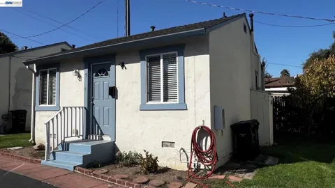 4067 Vineyard Ave