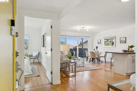 785 Taft Ave #11