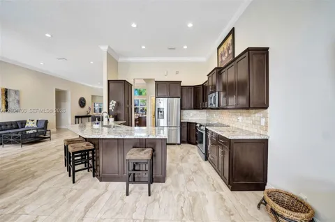 2390 Pheasant Ln