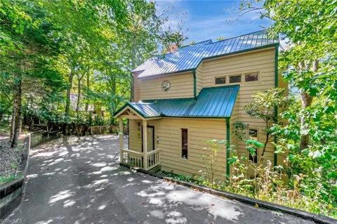 325 Grandview Drive