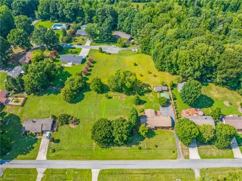 141 Pinelawn Drive