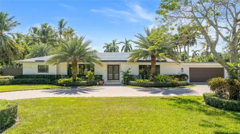 11700 NW 4th St