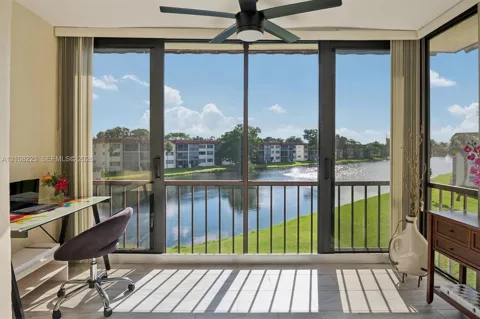 311 S Hollybrook Dr #309
