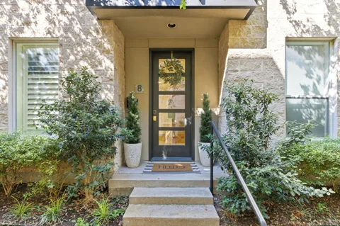4312 Mckinney Avenue #8